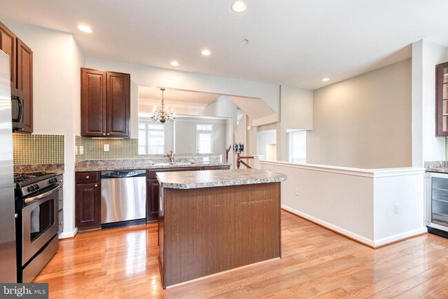 Building Photo - 9301 Paragon Way