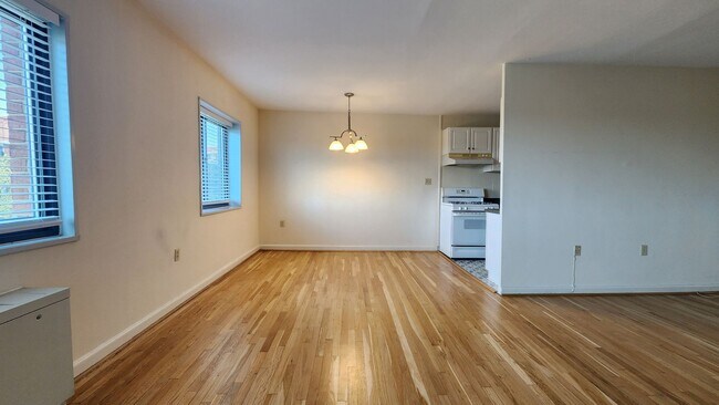 Building Photo - Utilities Included! Parking! Near Pentagon City Metro!