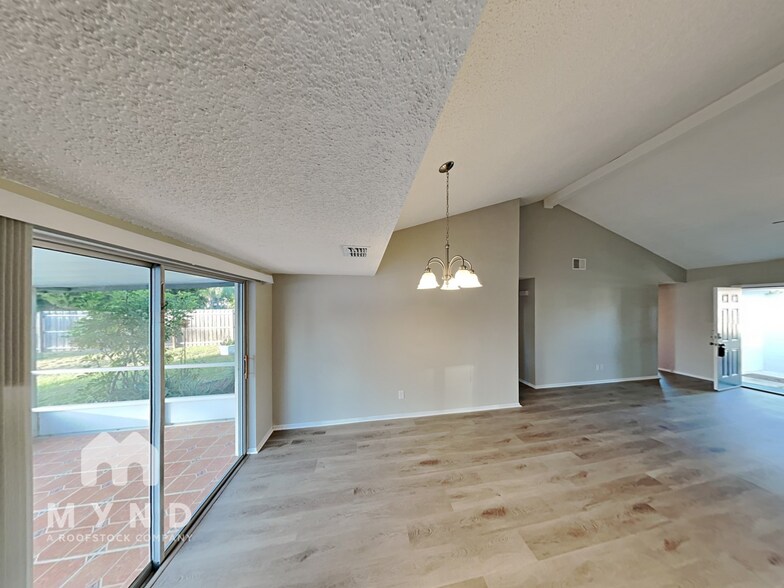 Building Photo - 7606 Woodland Oaks Ct