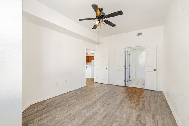 Building Photo - 105 Turpial Way