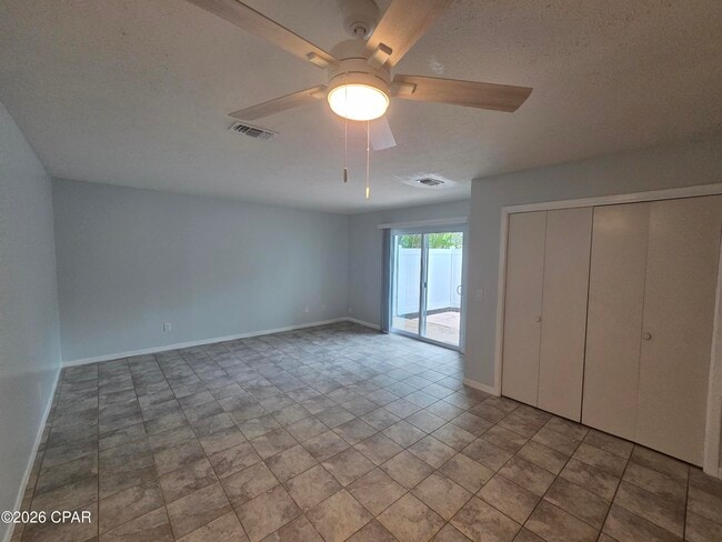 Building Photo - 7125 N Lagoon Dr