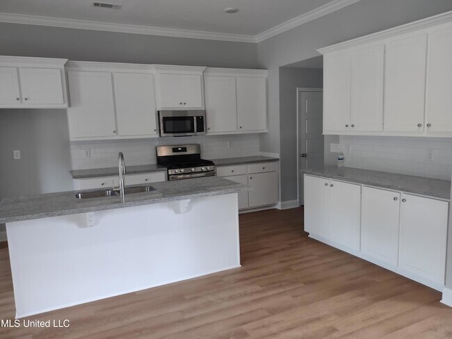Building Photo - 599 Westfield Dr