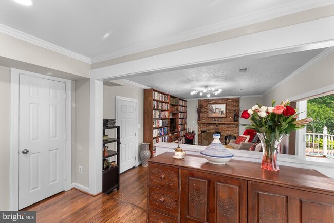 Building Photo - 7020 Venus Ct