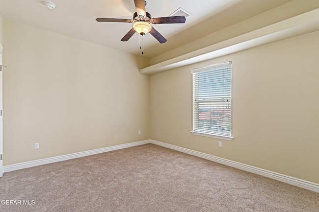 Building Photo - 6285 Wildwood Ct