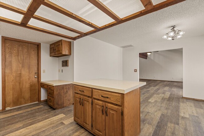 Building Photo - 630 S 276th E Ave