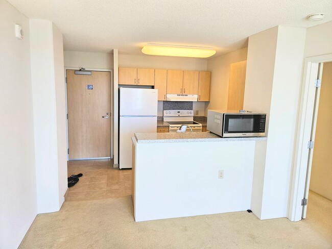 Building Photo - Ala Moana, Holomua 1 Bedroom 1 Bathroom 1 ...