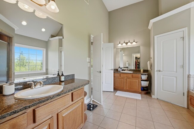 Building Photo - Stunning 4BR Home in Cascade Falls – Modern Upgrades & EV Ready!