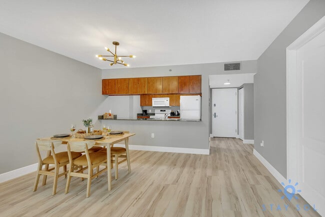 Building Photo - 1200 Brickell Bay Dr