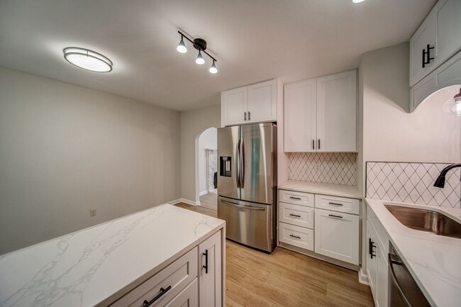 Building Photo - Renovated 4 bed home in Kennesaw w/ Designer Kitchen