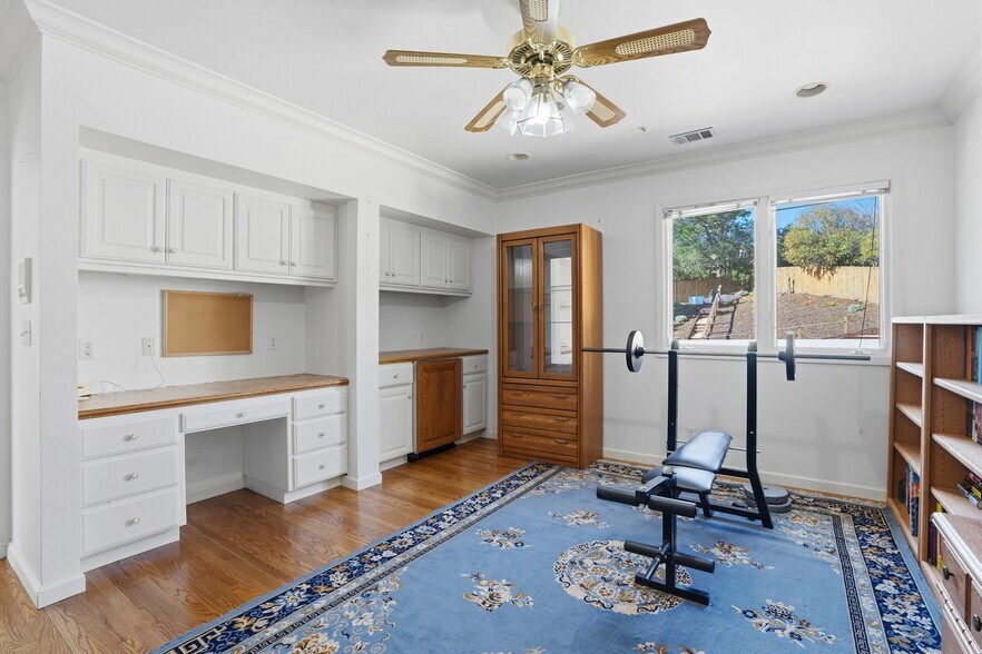 Building Photo - 544 Sunset Way