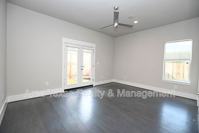 Building Photo - 2220 Portsmouth St