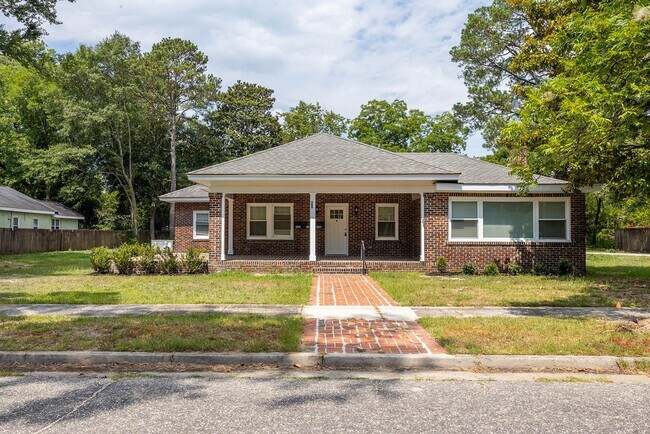 Primary Photo - 20 Marion Ave