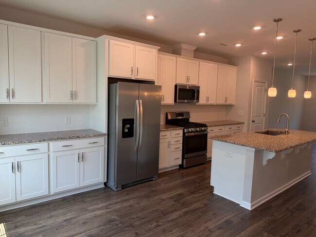 Building Photo - 1227 Commack Dr
