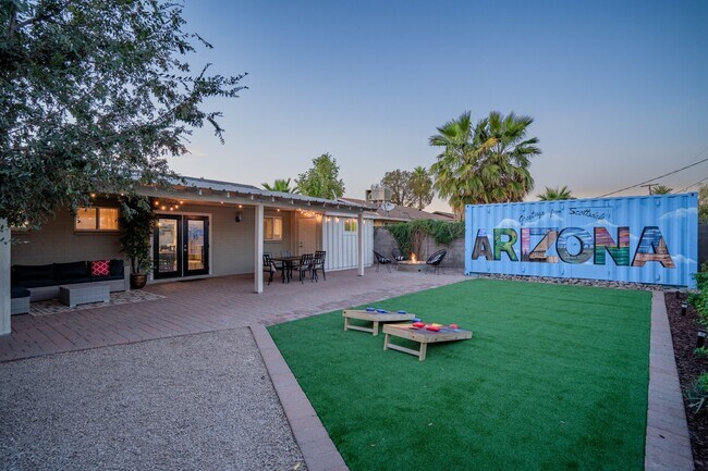 Building Photo - 3207 N 69th Pl