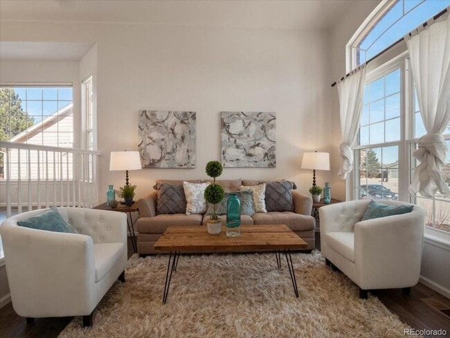 Building Photo - FABULOUS 3-BDRM, 3-BATH HOME IN GORGEOUS C...
