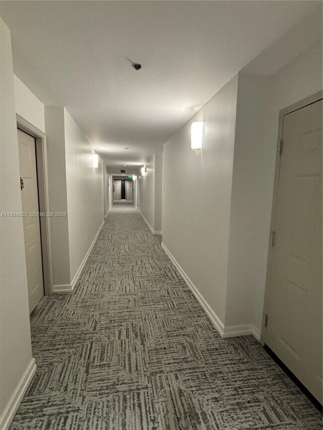 Building Photo - 2665 SW 37th Ave