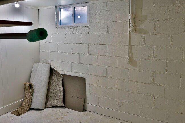 Additional storage room - 1020 E Garden Ave