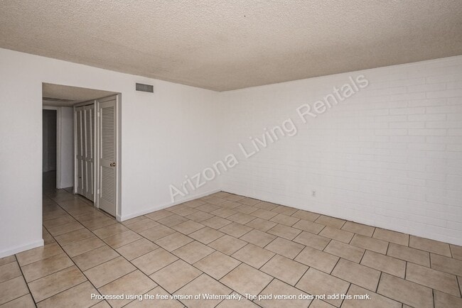 Building Photo - SAND2241