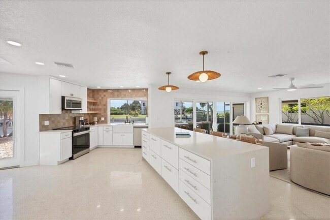 Building Photo - 1915 Pennsylvania Ave