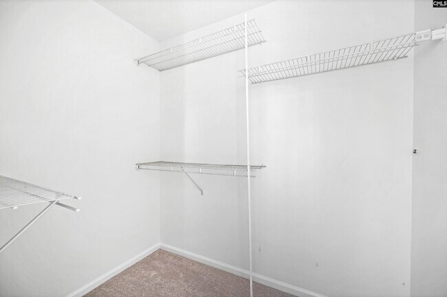 Building Photo - 605 N Donar Dr