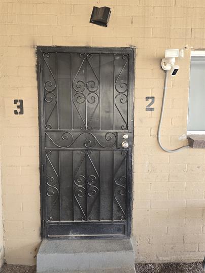 Building Photo - STUDIO AVAILABLE NOW!! ALL UTILITIES INCLUDED!!