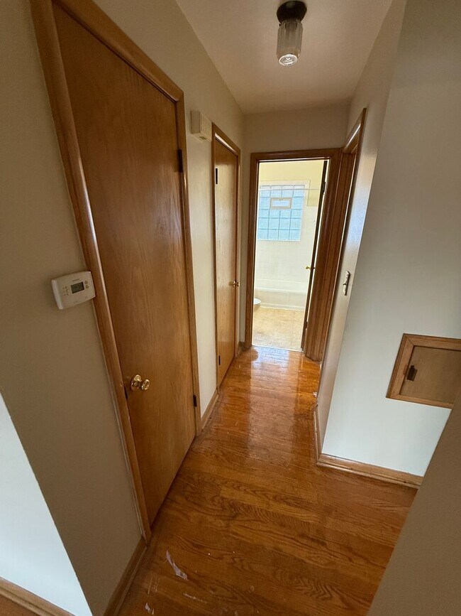 Building Photo - 5295 N Mohawk Ave