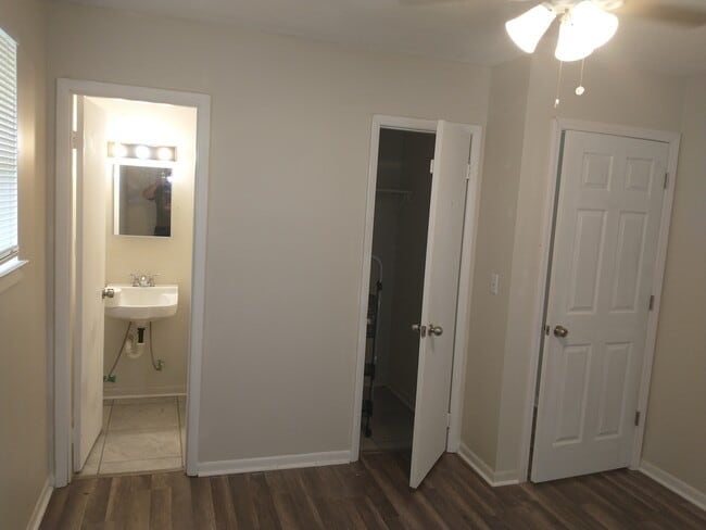 Building Photo - 108 First Family Dr