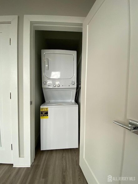 Building Photo - 22 Center St