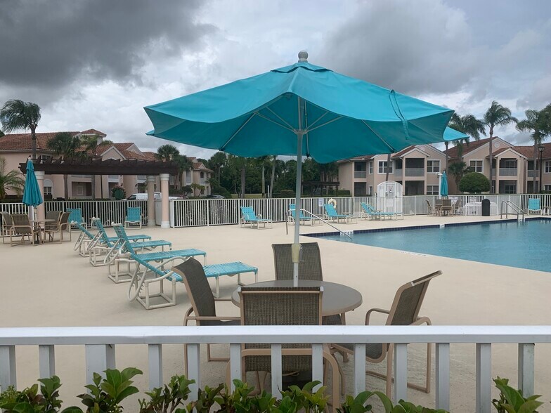 Building Photo - 9819 Perfect Dr