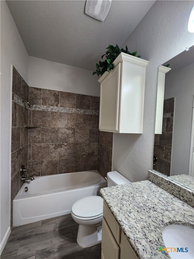 Building Photo - 338 Oak Creek Way