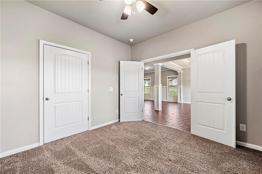 Building Photo - 540 Brookside Ln