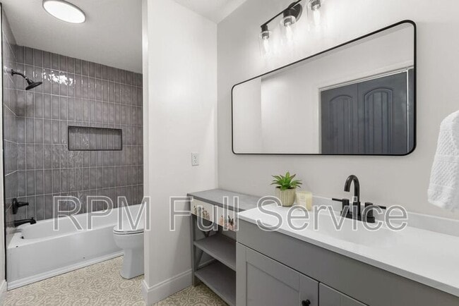 Building Photo - 4745 Aaron Dr