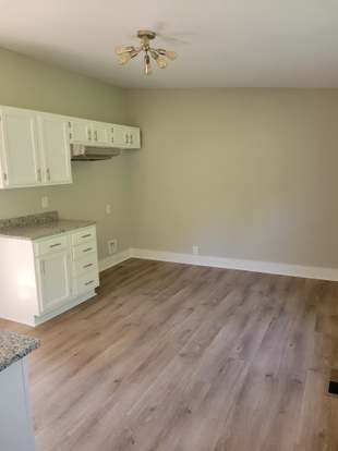 Building Photo - 348 Kingview Dr