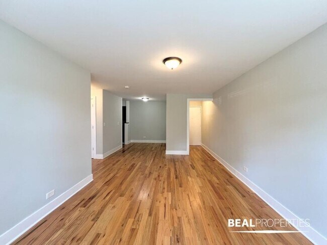 Building Photo - 1 bedroom in HIGHLAND PARK IL 60035