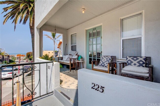 Building Photo - 223 24th St