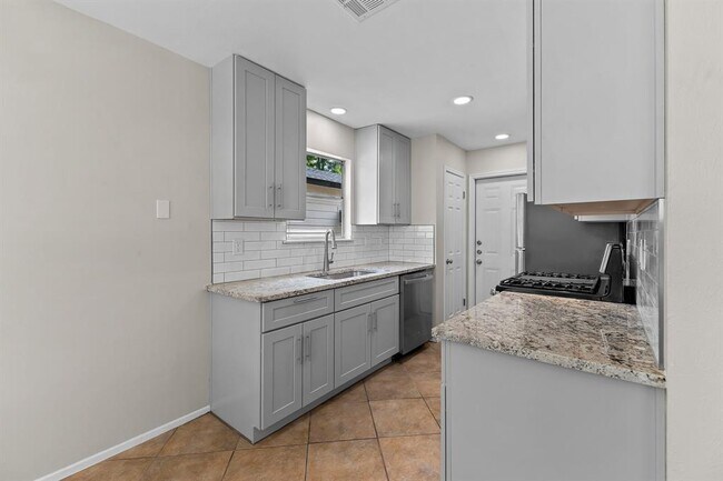Building Photo - 1816 Goodson Ln