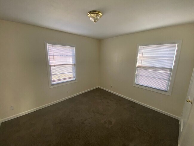 Building Photo - 710 Hood Ave