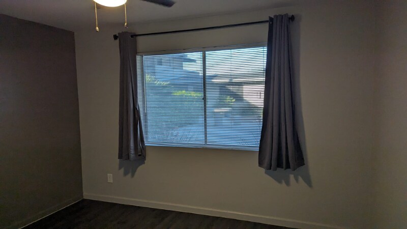 Building Photo - 2326 E Pinchot Ave