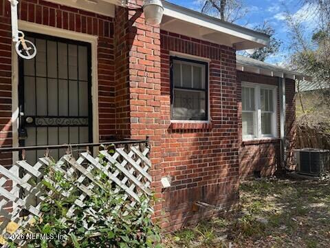 Building Photo - 678 Ivy St