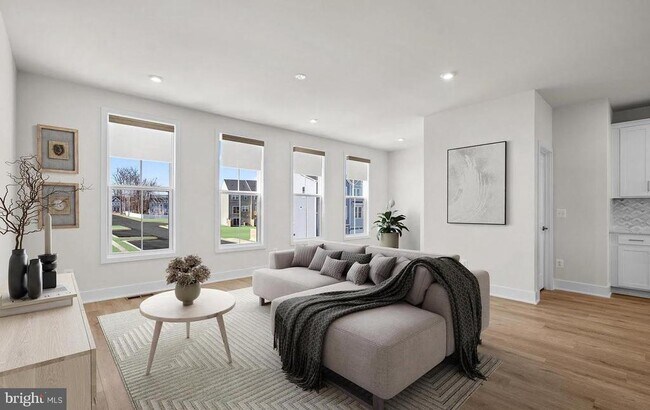 Building Photo - 127 Heyford Dr