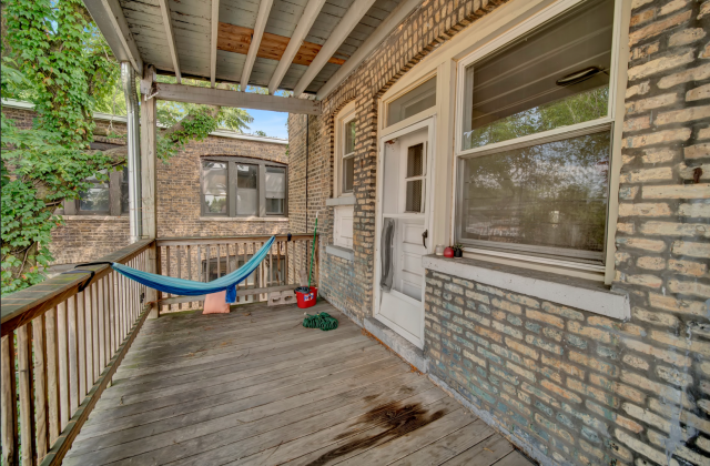 Building Photo - 3 bedroom in Chicago IL 60626
