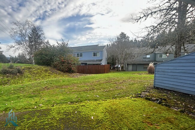 Building Photo - Witham Hill Townhome