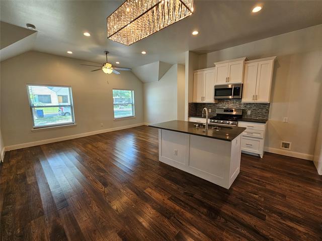 Building Photo - 3804 Eaton Dr