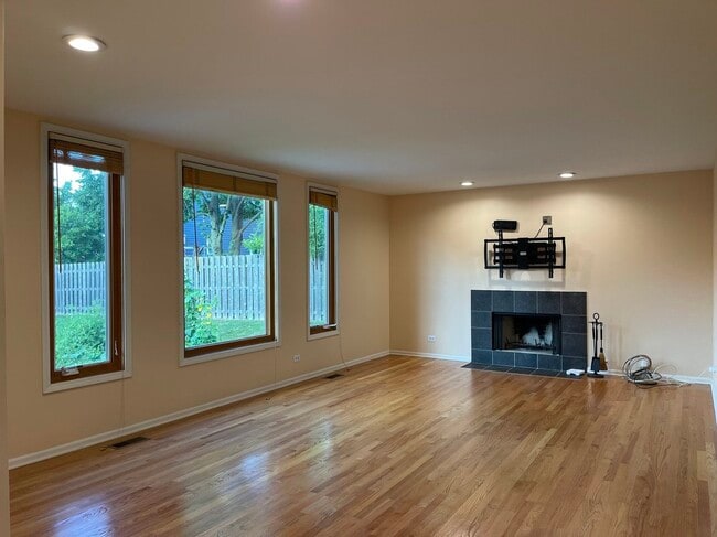 Building Photo - 450 Foxford Dr