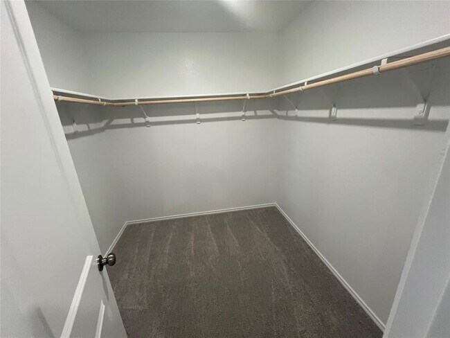 Building Photo - 400 Park Ave