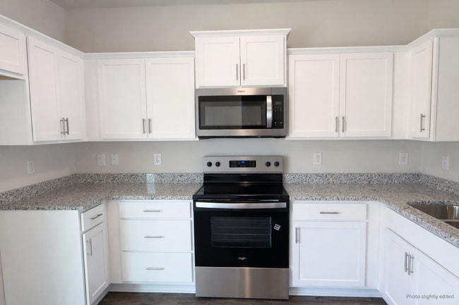 Building Photo - Two bedroom, 2.5 bath townhome in Ridge Creek, Whitsett