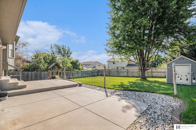 Building Photo - 11419 S 44th St