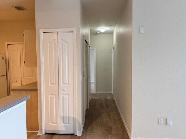 Building Photo - Three Bedroom Condo at Maitland Crossing in Orlando