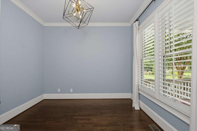 Building Photo - 1452 Woodland Hills Dr NE
