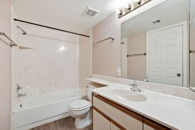 Building Photo - 1351 N Pleasant Dr